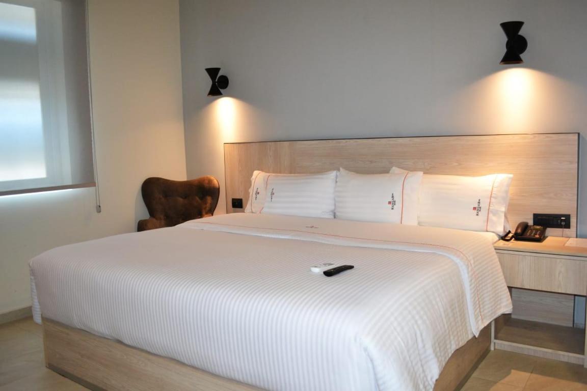 Hangar Inn Guadalajara Aeropuerto San Jose del Castillo Zewnętrze zdjęcie