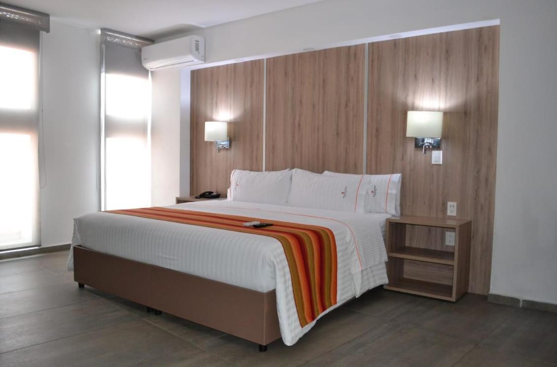 Hangar Inn Guadalajara Aeropuerto San Jose del Castillo Zewnętrze zdjęcie