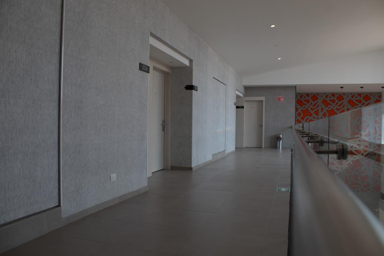 Hangar Inn Guadalajara Aeropuerto San Jose del Castillo Zewnętrze zdjęcie