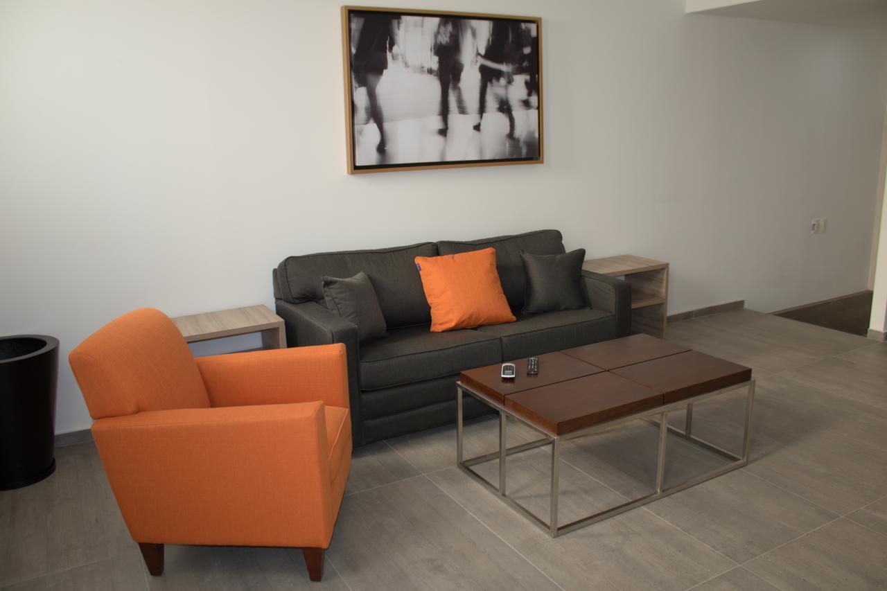 Hangar Inn Guadalajara Aeropuerto San Jose del Castillo Zewnętrze zdjęcie